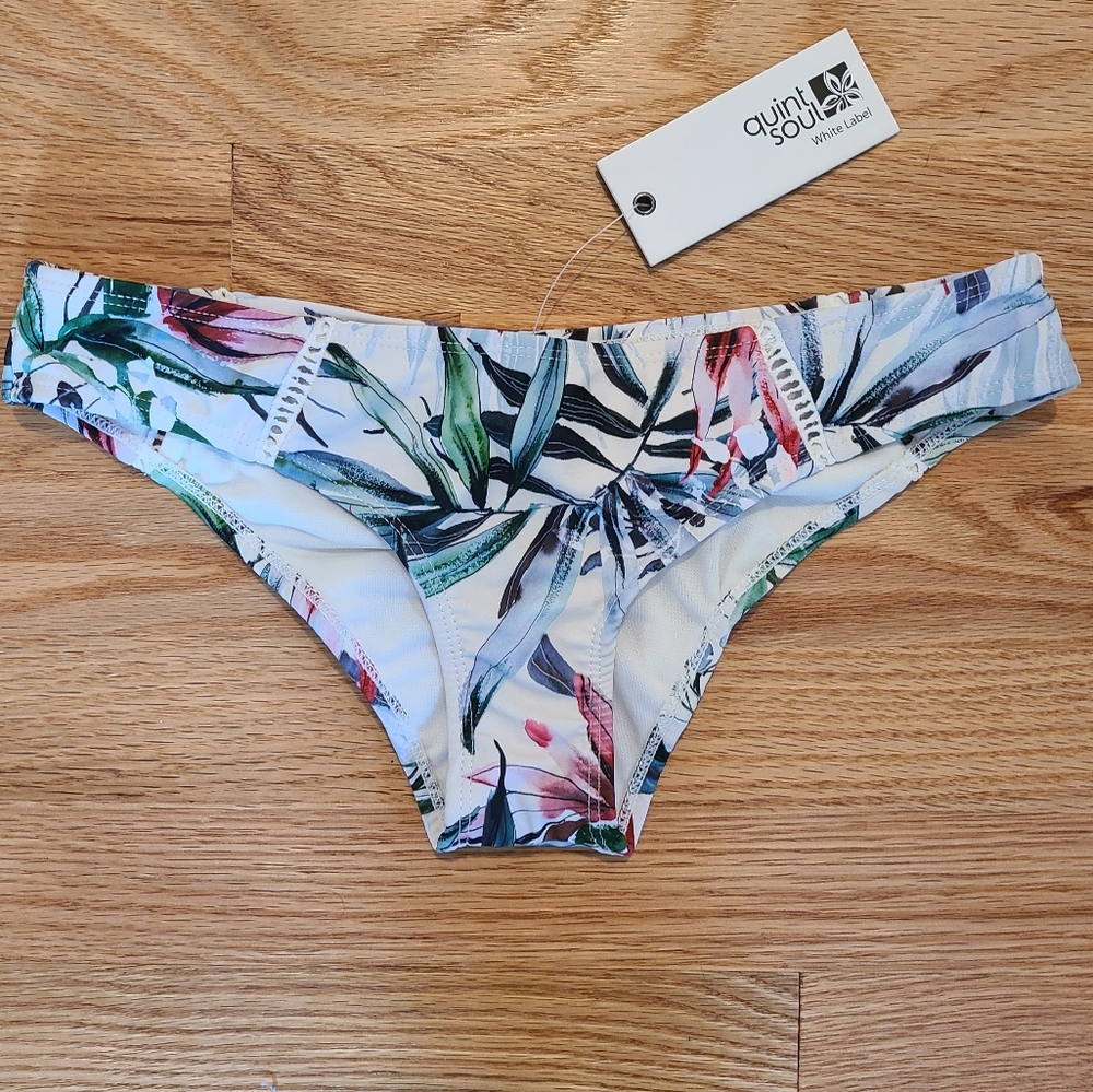NWT QuintSoul Low Rise Kate Bottom Sz S